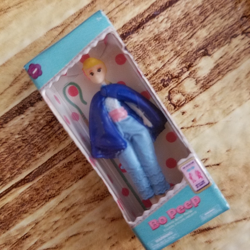 Zuru Mini Brands Disney Series 1 Toy Store Bag Beast Doll Bo Peep Mickey Stove - Picture 2 of 14